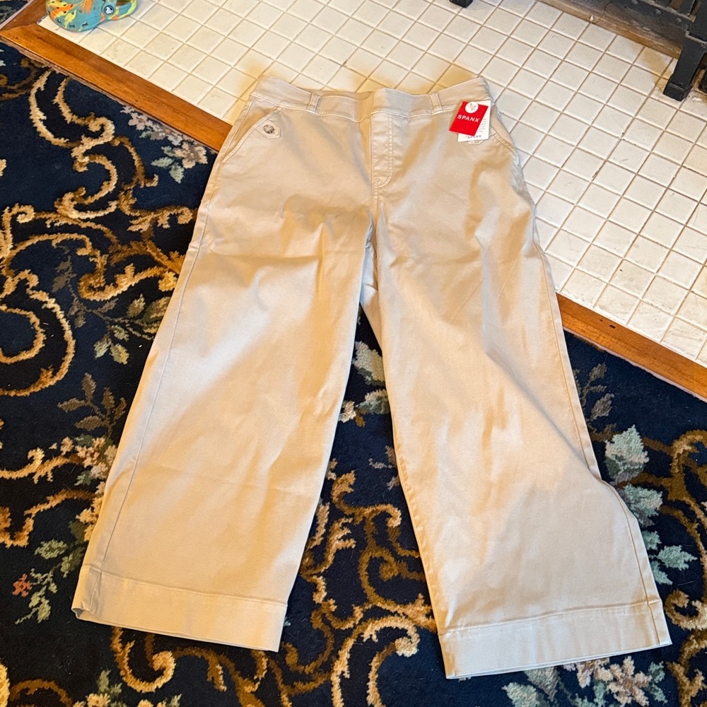 SPANX Strwrch Twill cropped wide leg pants in bone. NWT. Retail 128 - Picture 2 of 8